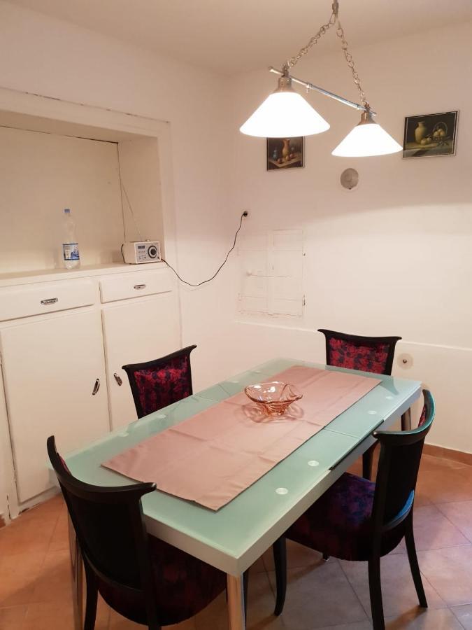 Apartman Pem Pula Exterior photo
